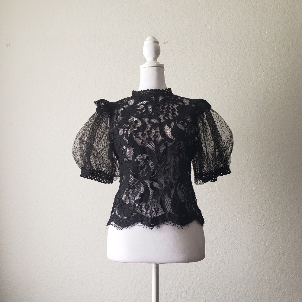Stunning victorian inspired black lace zip up blouse with puff sleeves in size s